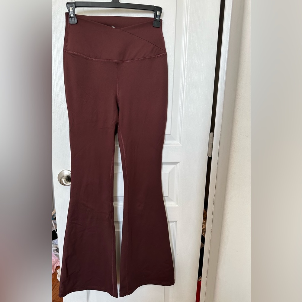 Yogalicious crossover yoga pants